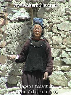 légende: Villageois tissant un nambu Alchi Ladakh 02
qualityCode=raw
sizeCode=half

Données de l'image originale:
Taille originale: 161958 bytes
Temps d'exposition: 1/150 s
Diaph: f/400/100
Heure de prise de vue: 2002:06:11 10:44:18
Flash: non
Focale: 393/10 mm

